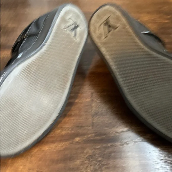 Louis Vuitton Vintage Sneaker (Size 11) Sale - Picture 5 of 6
